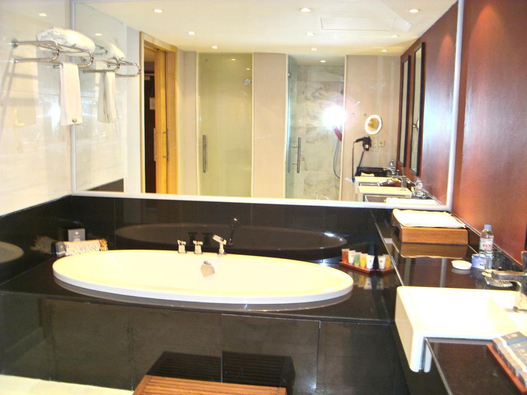 Hotel Grand Swiss Erbil Habitación foto
